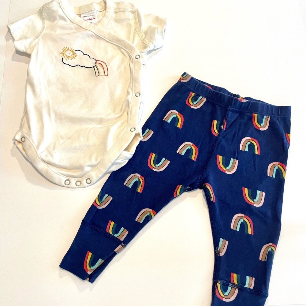 Hanna Andersson - 100% Organic Cotton Rainbow Onesie + Leggings Set | 6-9 Months